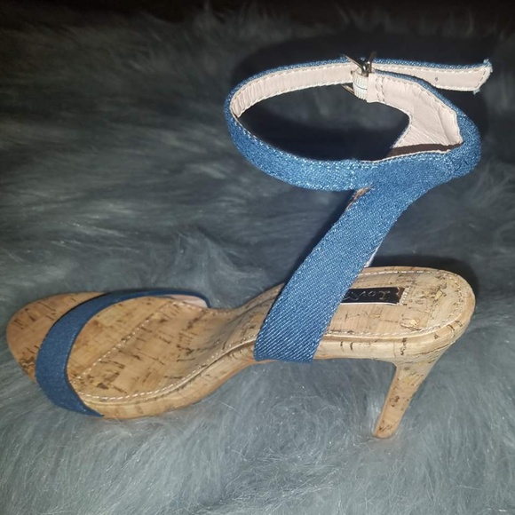 New: Blue Denim Heels - Picture 4 of 5